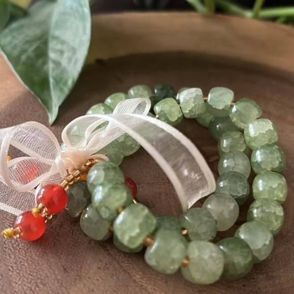 Set of 2 jade color glass beads, handmade stretch bracelets, with heart bag!💜💗💕 - Picture 7 of 7